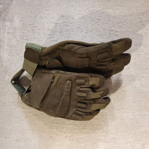 USED AIRSOFT GLOVES