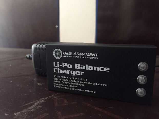 USED G&G LIPO CHARGER (DISTORTED)