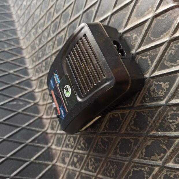 USED NIMH/LIPO CHARGER