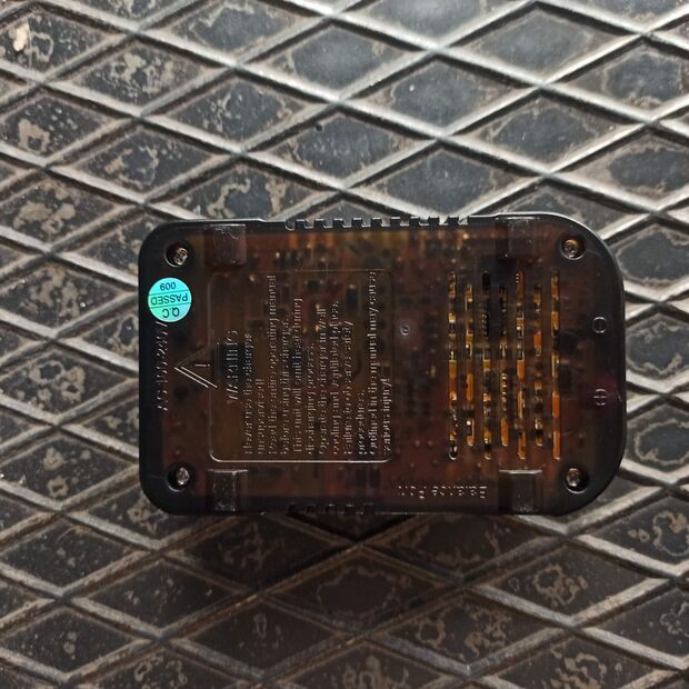 USED NIMH/LIPO CHARGER